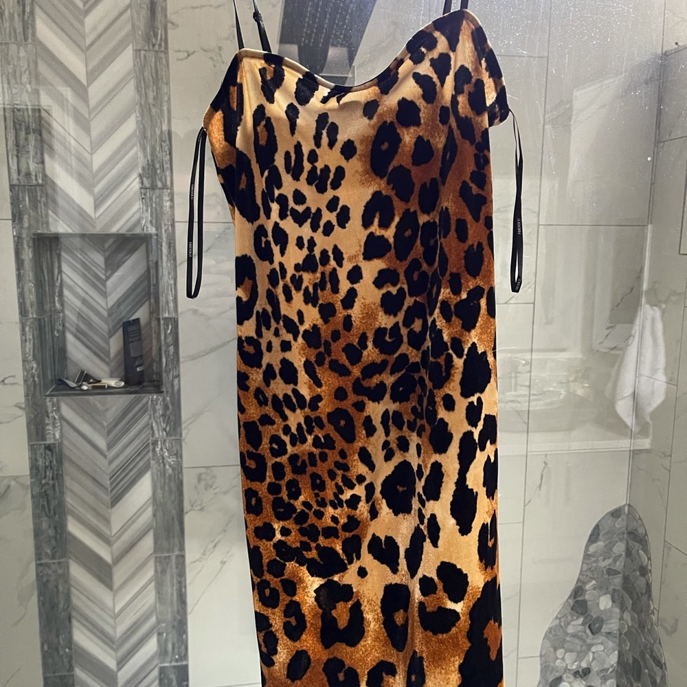 Forever 21 velvet cheetah print dress